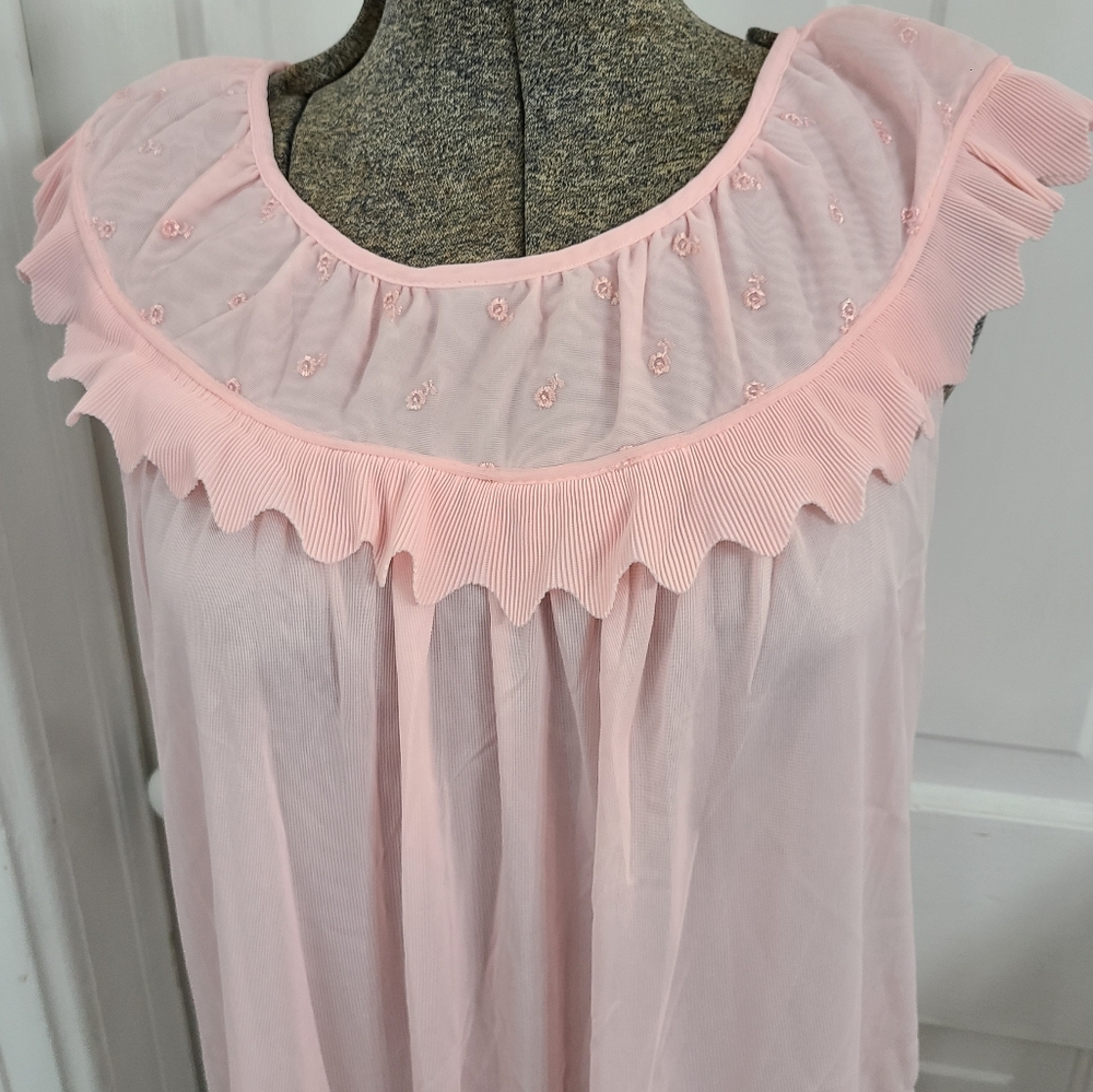 Pink Nightgown - Picture 2 of 7
